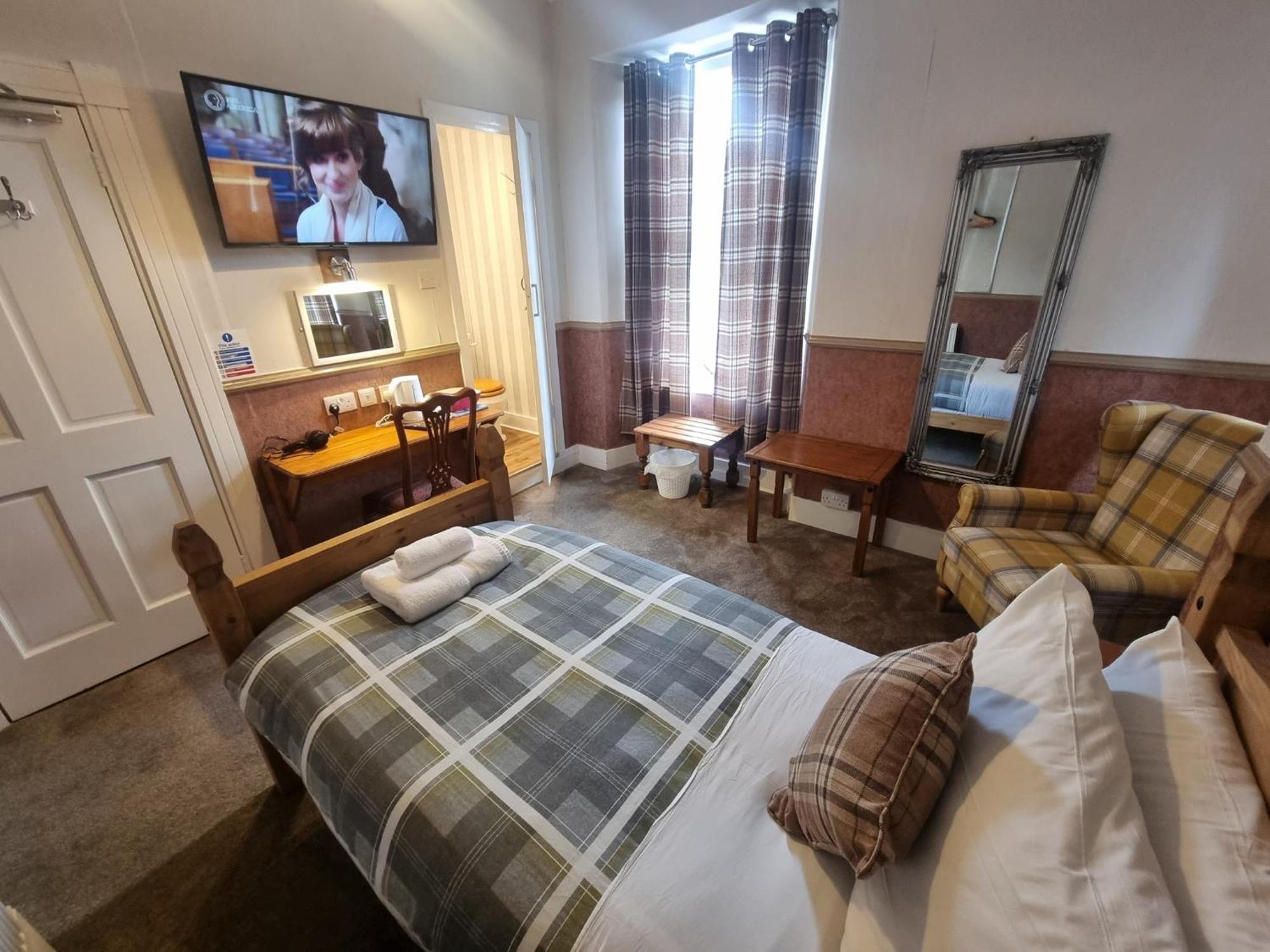 Roy Bridge Hotel Fort William Esterno foto