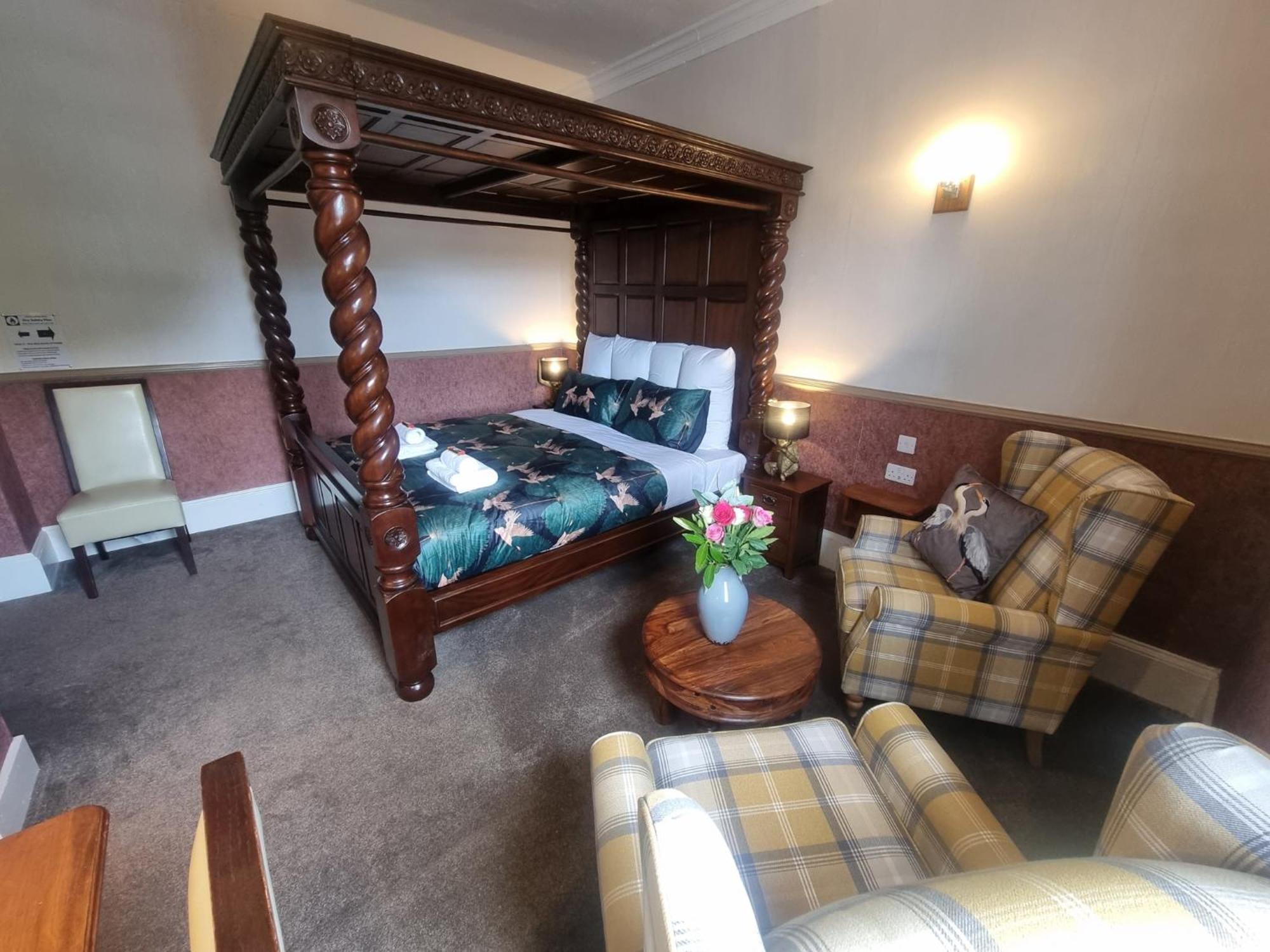 Roy Bridge Hotel Fort William Esterno foto